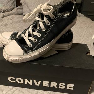 Converse Tennis shoes  Size 9